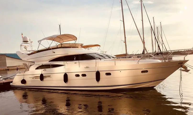 yacht